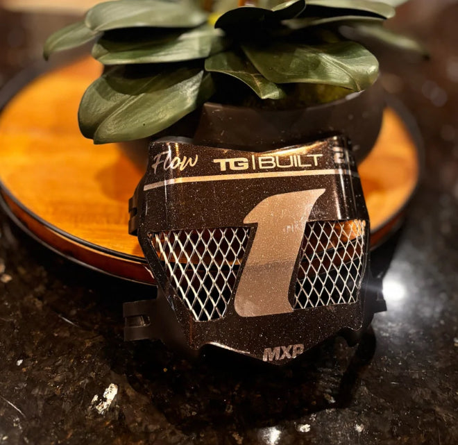 Vented plate with decal